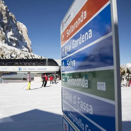 Hotel Passo Sella Dolomiti Mountain