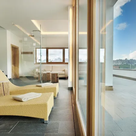 Passo Sella Dolomiti Mountain Hotel 4*