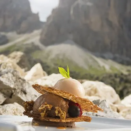 Passo Sella Dolomiti Mountain 4* Selva di Val Gardena